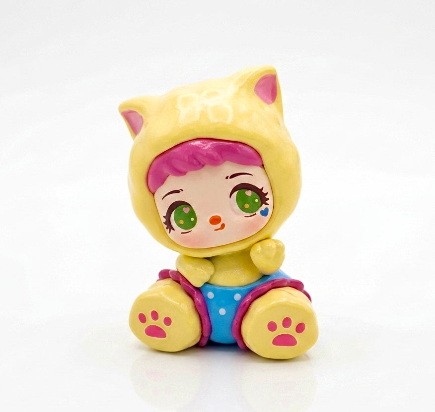 LiiLa Paipai Lucky Cat Figure