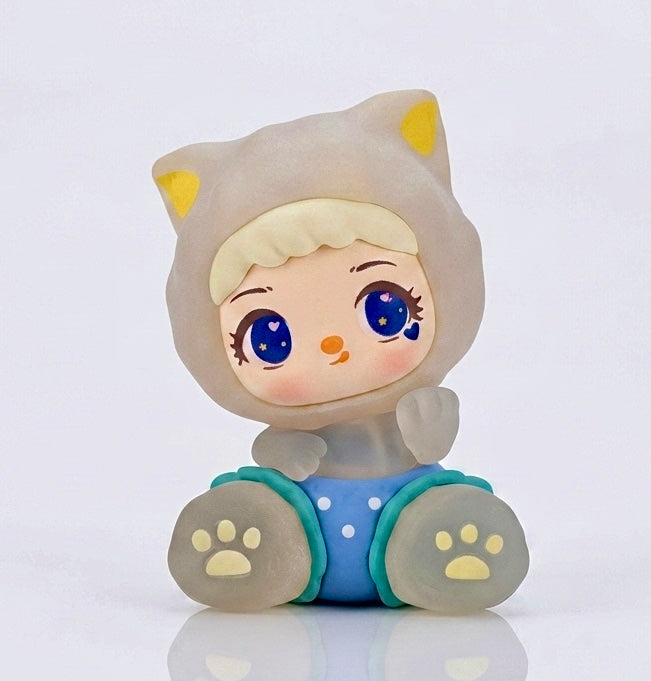 LiiLa Paipai Lucky Cat Figure